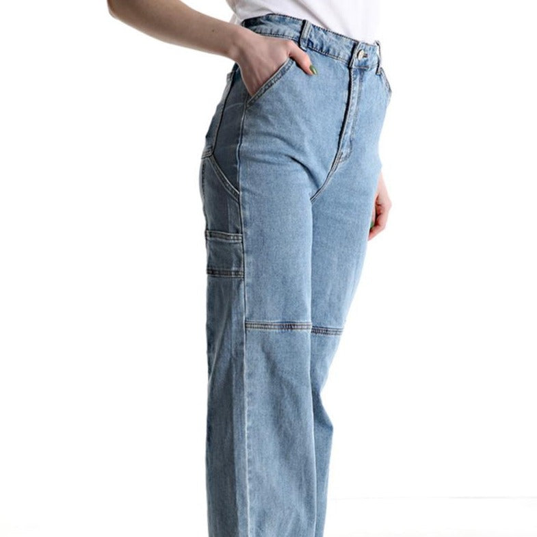 Jeans en Coton wide leg à boutons avec fermeture éclair avec poches.