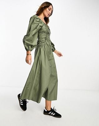 Robe mi-longue en popeline à encolure carrée et taille cintrée - Olive