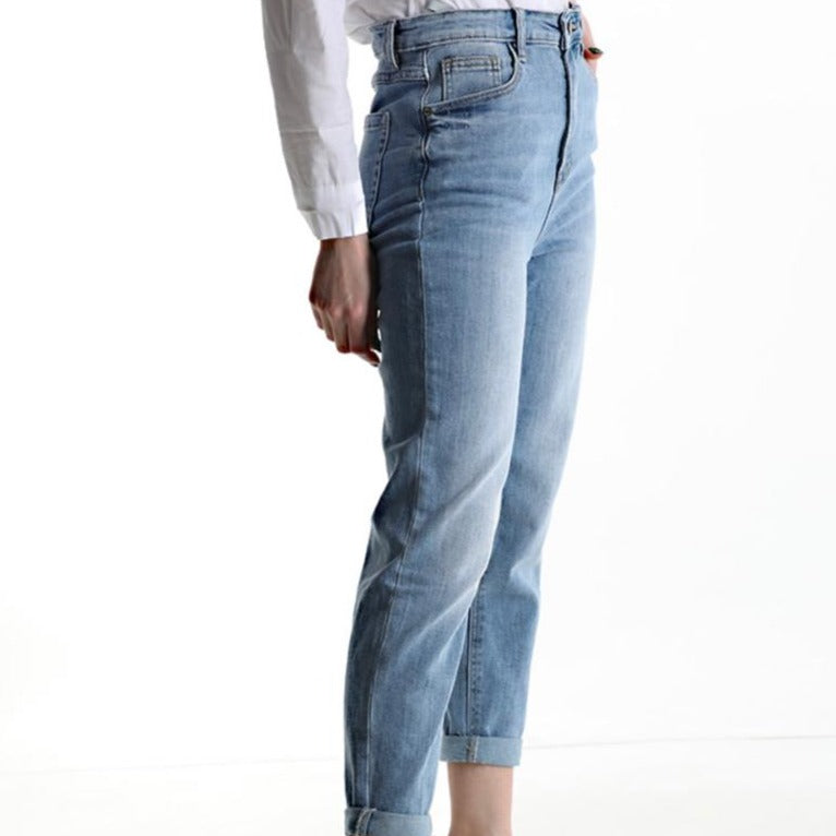 Jeans en Coton taille haute avec poches.