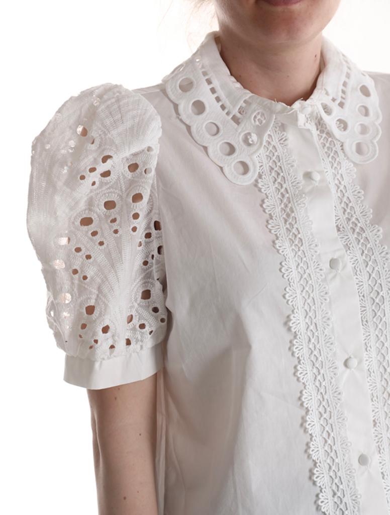 Chemise en Coton manches bouffantes broderie anglaise.